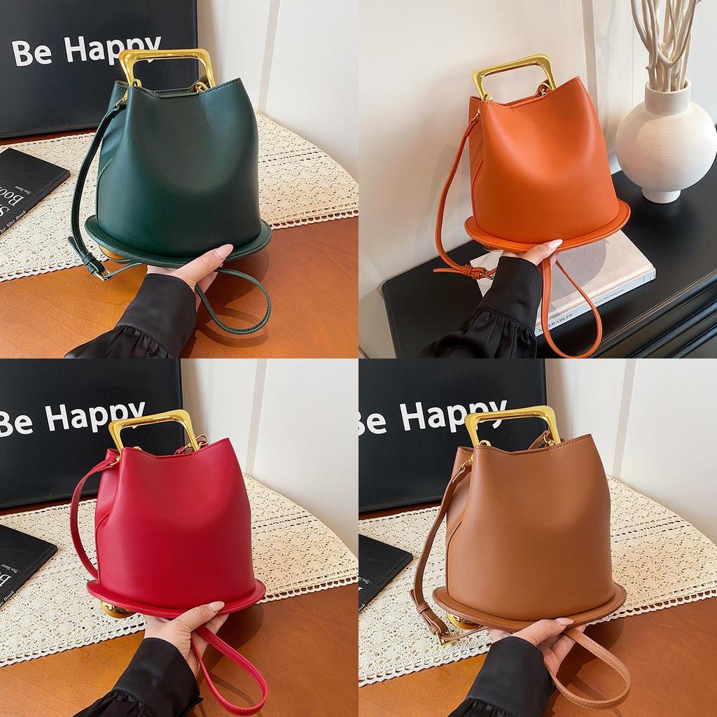 Street Style Bucket Bag For Women Pu Material With Magnetic Closure And Inner Pockets