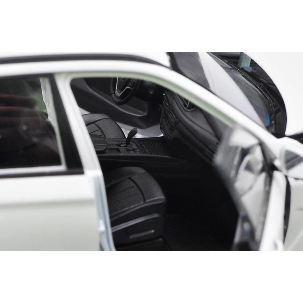 WELLY 1/24 BMW X5 SUV Off-Road Vehicle Alloy Scale Car Model Diecast Metal Static Collection Children Toy Car Vehicles Gifts