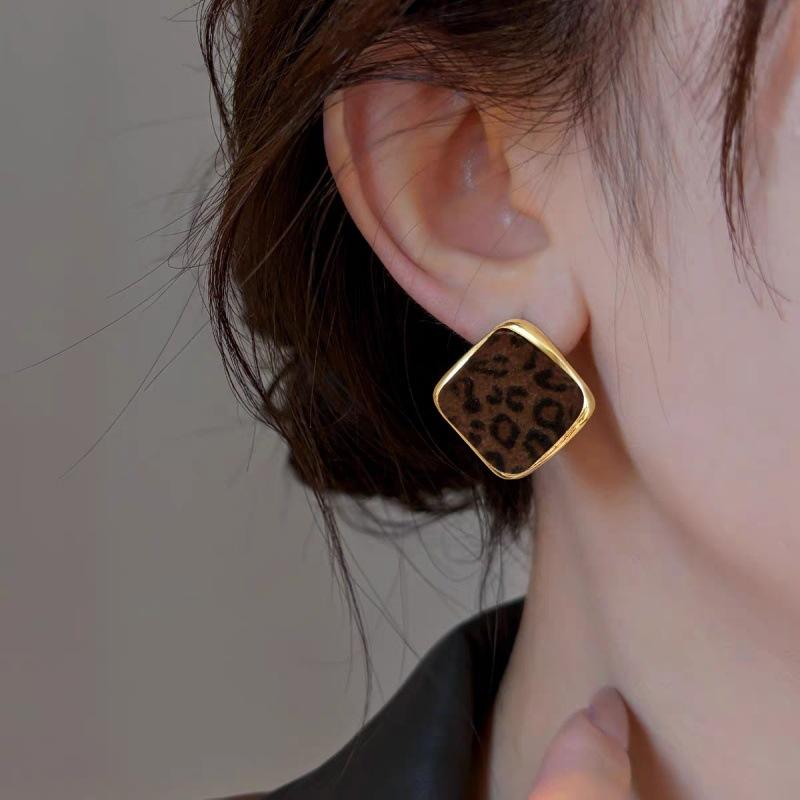 European and American Atmosphere, Fashion Flocking Leopard Print Stud Earrings, Simple Personality, Versatile Earrings, High-end Trend Earrings