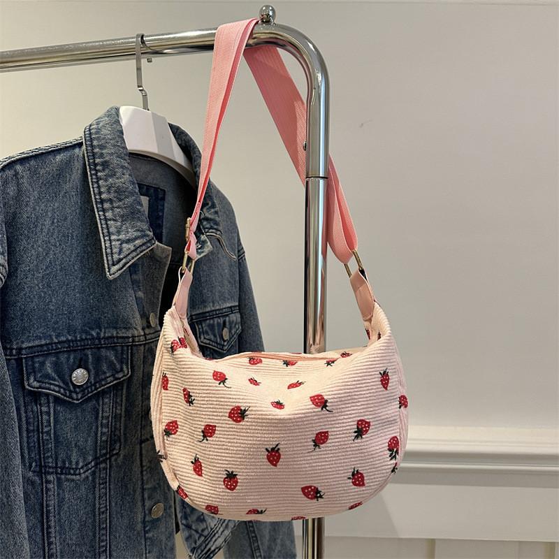 Chic And Unique Dumpling Handbag For Everyday Use Vintage Aesthetic With Soft Fabric