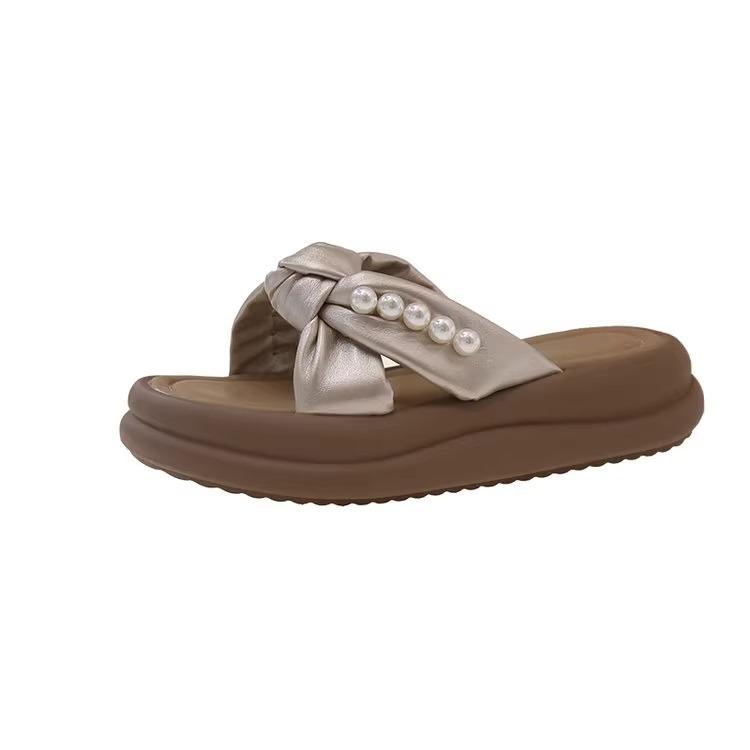 

Guochao fairy wind slippers girl 2025 summer new outer wear with skirt sandals fashion beach thick bottom one-word 40 шампанского