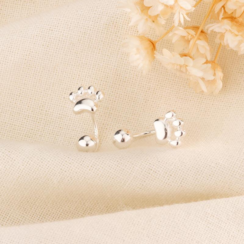 Cute Minimalist Cat Claw Cartilage Earring Mini Screw Back Hoop Fashionable Tiny Paw Studs For Women Stylish Jewelry