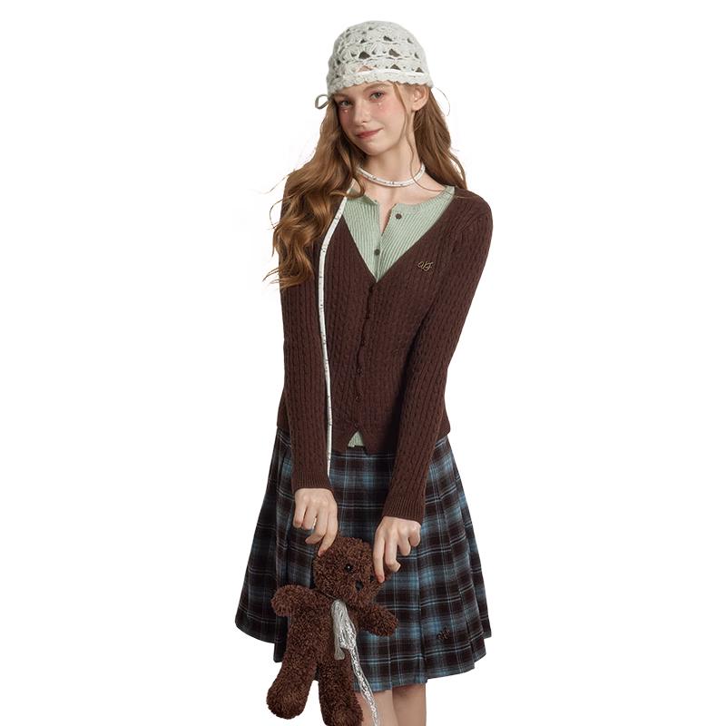 UNIFREE Women's Retro Faux Two-Piece Color Block Knit Top