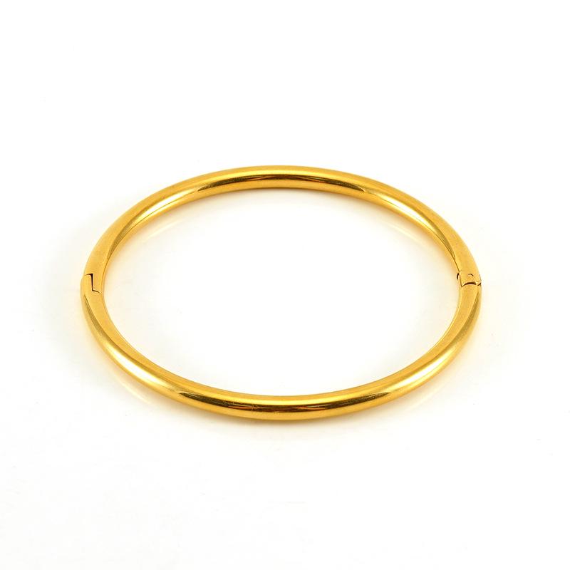 Minimalist Titanium Steel Bangle: Versatile, Non-Fading Bracelet.