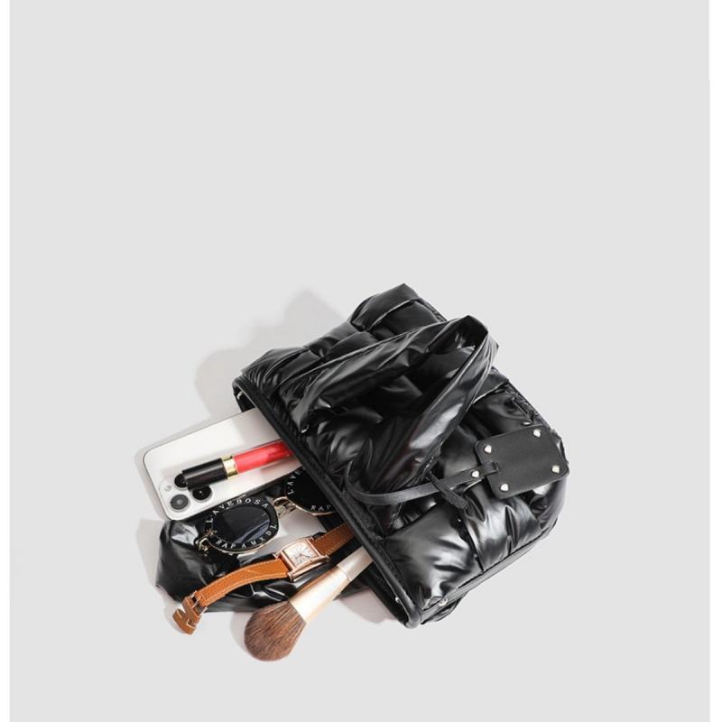 Designer Down Crossbody Bag Women's Black Unique Handbag Shoulder Bag Lightweight Fashion Commuter Purse