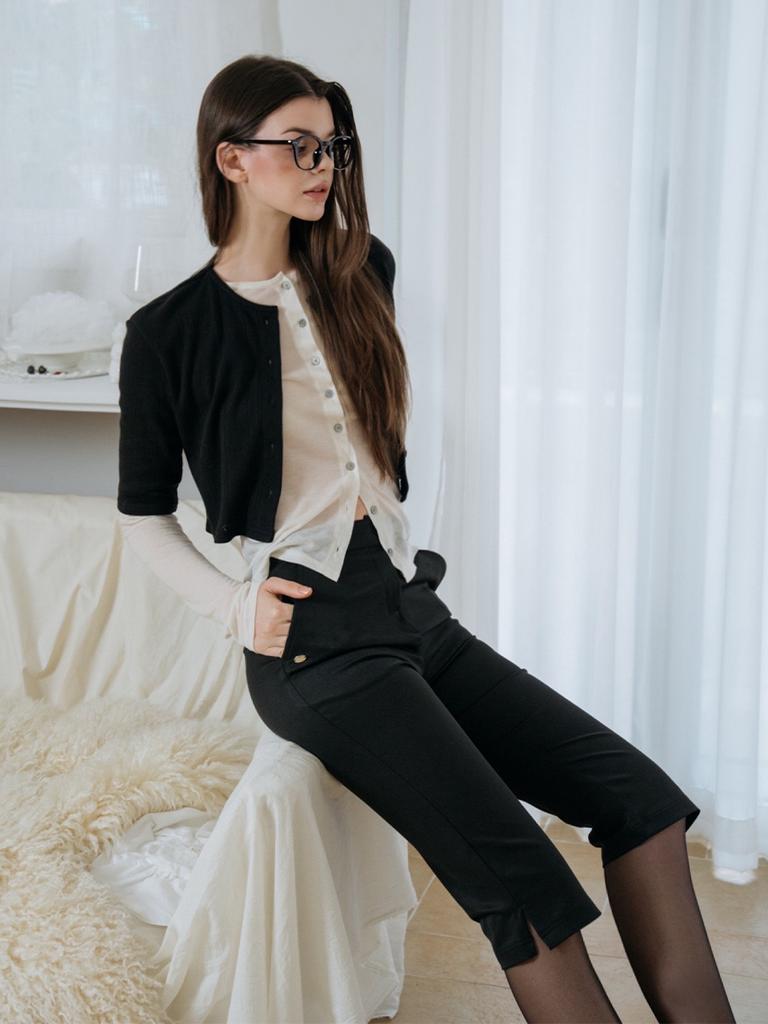 HHIPS Heart Studded Capri Pants (Black)