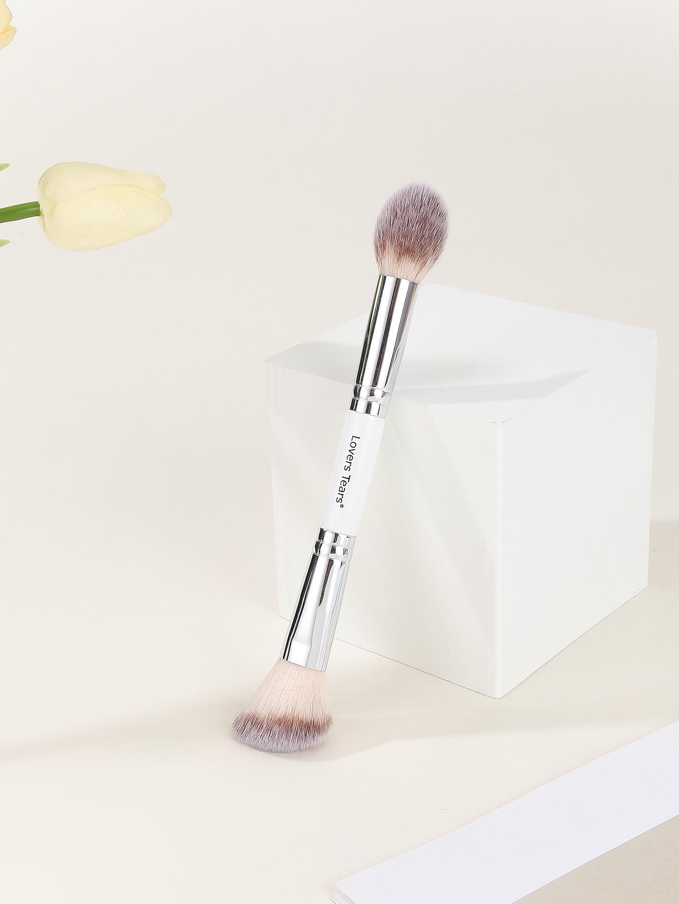 Dual-ended Makeup Brush Set: Powder, Foundation, Blush - Portable, Soft Bristles for Beauty Application.
