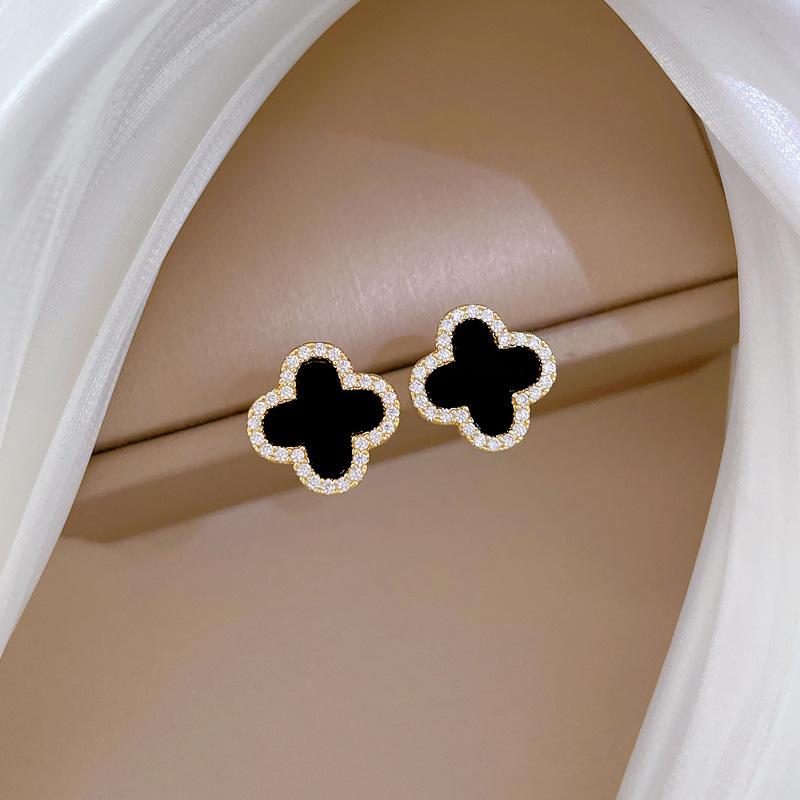 Lucky Grass Necklace Earrings Set, Light Luxury Slightly Inlaid, Personalized Temperament, Banquet Earrings And Accessories Combination