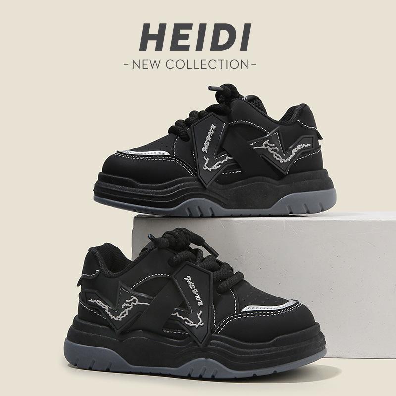 Children's sports shoes 2025 spring and autumn new boys' casual shoes lightweight trend girls board shoes soft sole baby shoes single