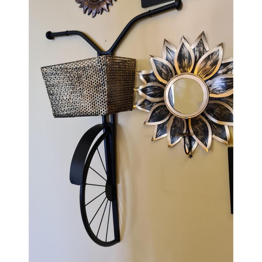 Żelazny rower ścienny do książek, dekoracyjny kwiatowy - (Czarny, Średni) 76,2L x 53,3W centymetrów, metal