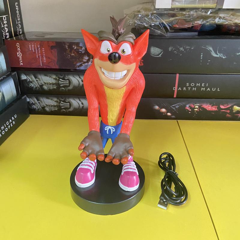 

Crash Bandicoot Figure Phone Controller Holder Statue Model Decoration Game Peripherals First PS4 Holder Gamepad Toy Brinquedo