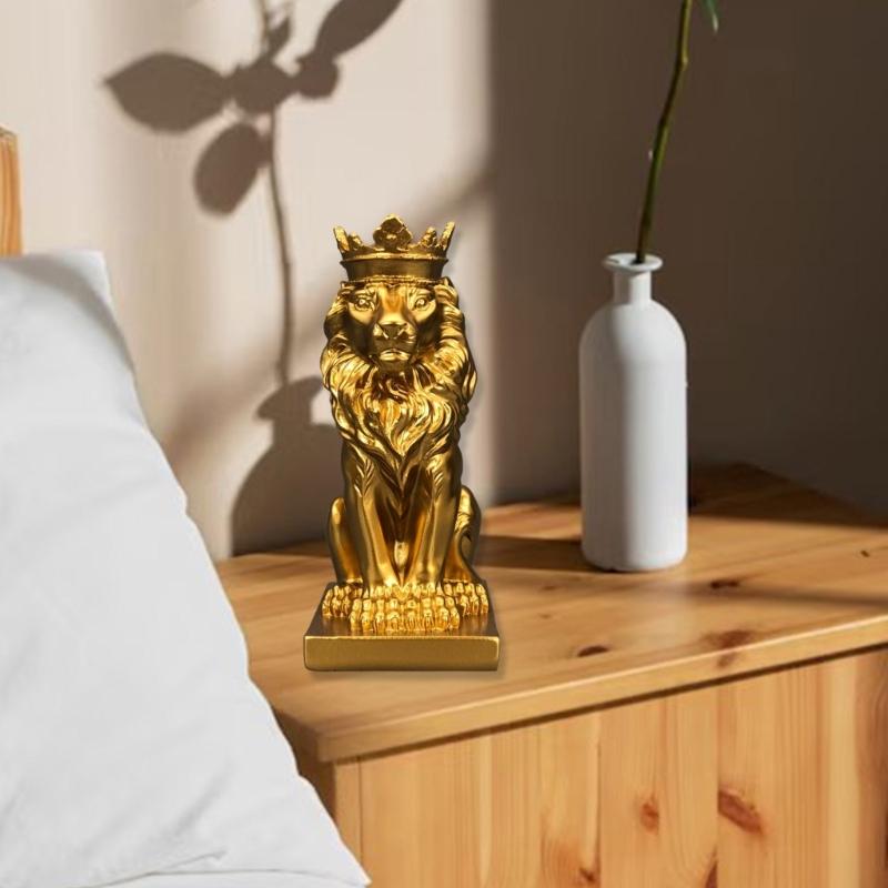 Lion Crowned Statue Table Decoration Handmade Desk Resin Ornament 14.5cm Tall for Wine Cabinet and Home Decoration