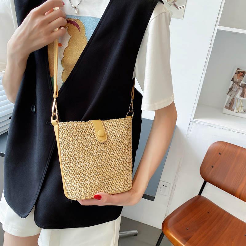 Minimal kontrastierendes Farbdesign Damen Lässige Grasgewebte Tasche für Damen Mit Nahtdetails Und Täglichem Gebrauch