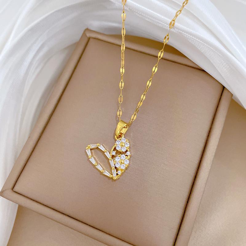 Empty Love Fashion Light Luxury Temperament Gorgeous Full Diamond Necklace Female Versatile Collarbone Chain Titanium Steel Chain
