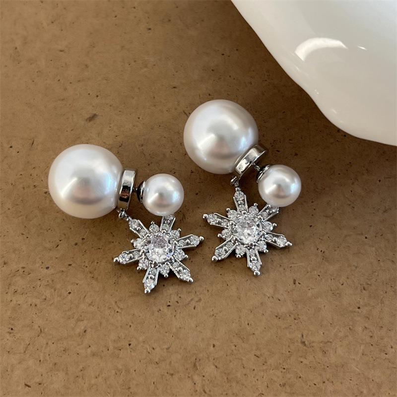 Double-sided Pearl Two-layered Snowflake Tassel Style Earrings. Unique Design, Luxurious Ear Rings. New Arrivals for Autumn and Winter.