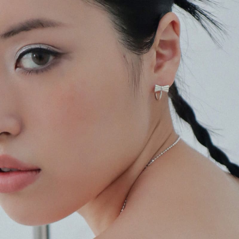 OudStudio Bow Hoop Earring