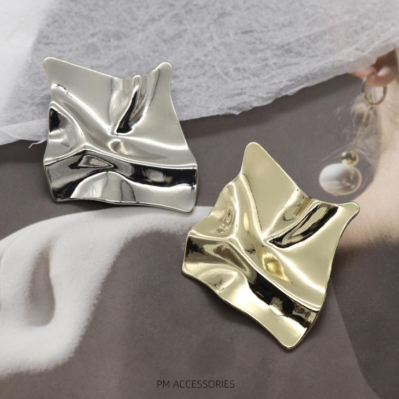 

Chic Lightweight Pleated Metal Coat Buttons for Women s Jackets and Sweaters