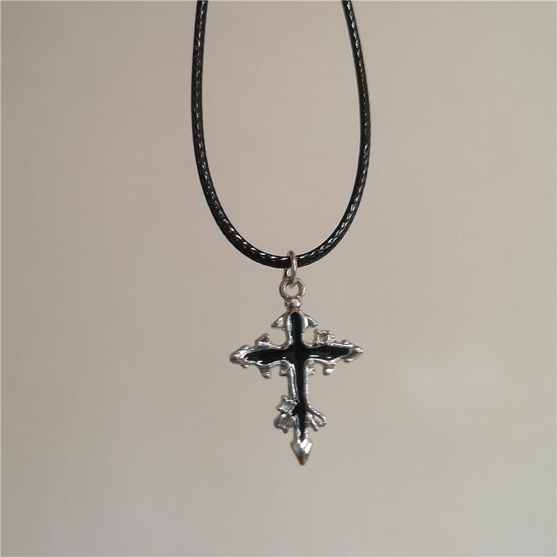 Gothic Bat Cross Dark Thorn Love Heart Pendant Black Bead Stacked Necklace Y2K Personalized Halloween Charm Grunge Jewelry Gift