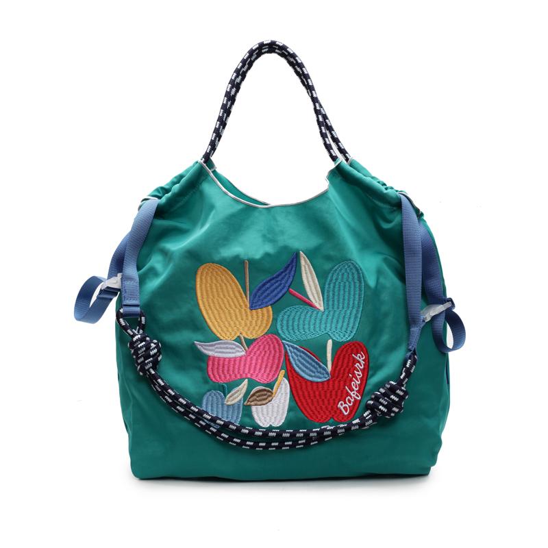 Ny damväska Lazy Ins Wind Japansk broderi Mode Joker Stor kapacitet Slitstark axelväska Pendlarbudväska.