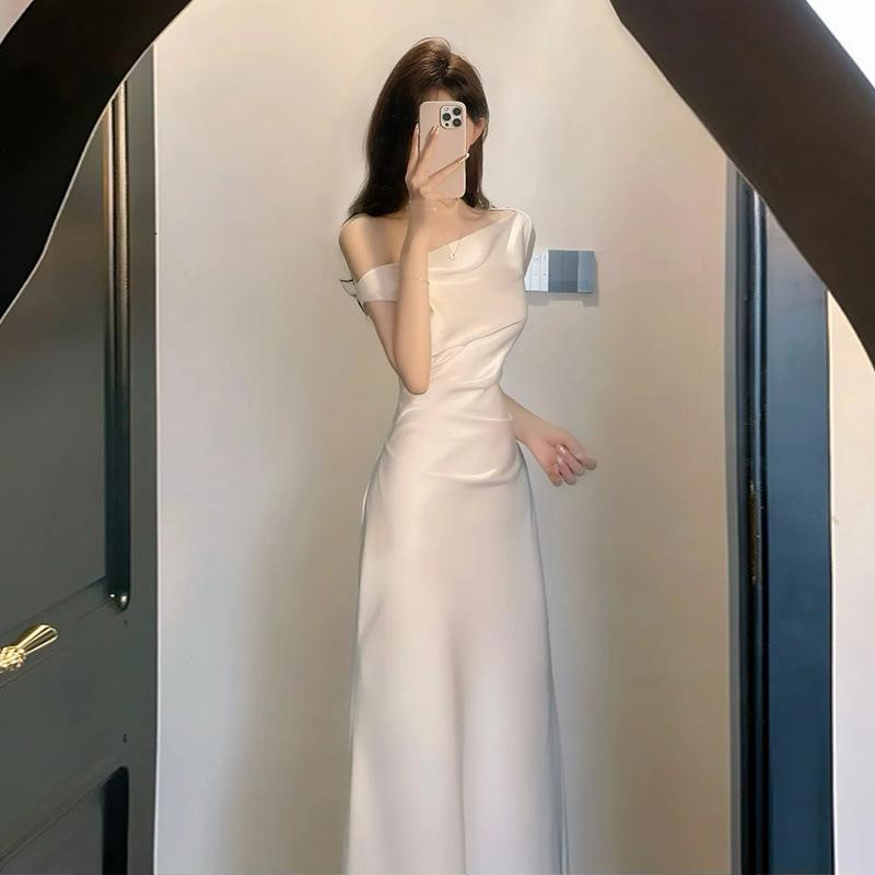 

Элегантное французское атласное платье на одно плечо с драпировкой на шее - Облегающее талию, облегающее бедра, летнее длинное платье Extra Small абрикосовый