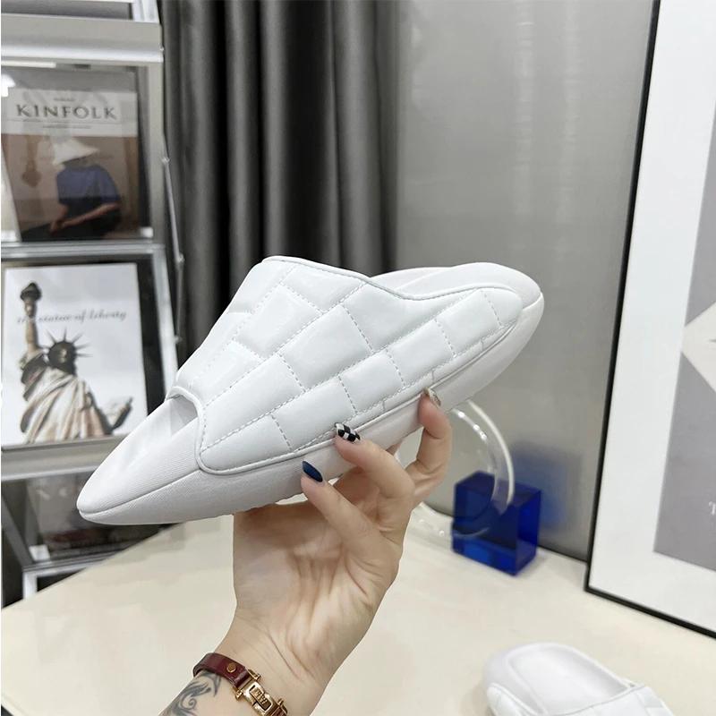 Fashion New Women Beach Slippers Platform Leather Space Bread Shake Slippers Non-slip Fashion Male Female Slippers Big Size 44