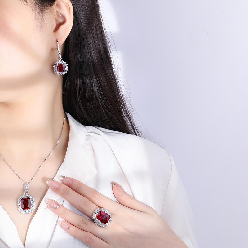 Schmuck Kupfer Vergoldeter Schmuck Simulation Roter Korund Diamant Damen Set Haupt 12 * 16 10 * 10