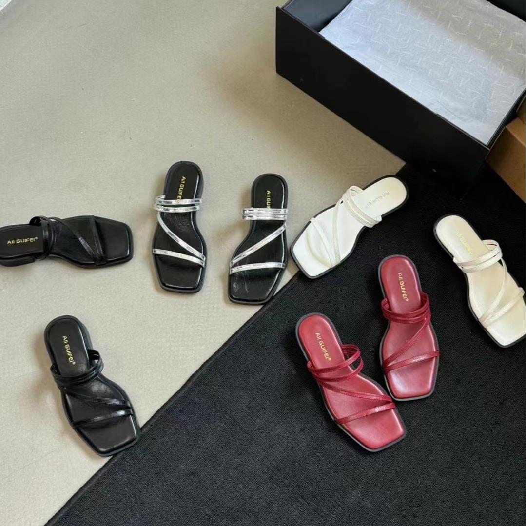 

Тапочки женские летние для улицы новые на низком каблуке с открытым носком женские 39 бордовый