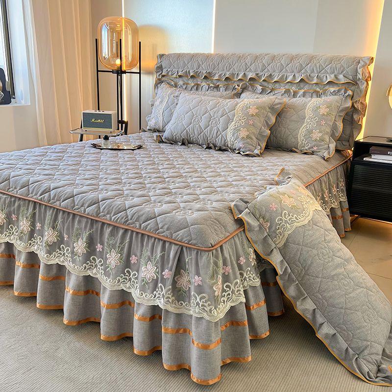 

3pcs Solid Color Light Beige-Friendly Layered Quilted Bed Skirt Set with Tall Lace Trim, 1pc Bed Skirt + 2pcs Pillowcases 150*200CM