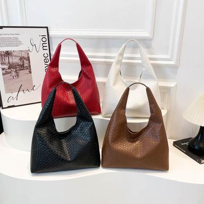 Dámská tkaná crossbody taška: Jednobarevná, všestranná taška přes rameno a do podpaží
