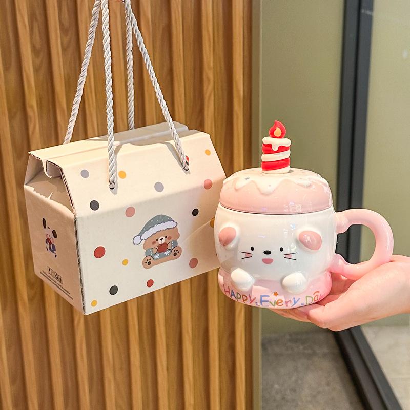 Send girls graduation souvenir high-value creative cake ceramic mug with lid gift souvenir