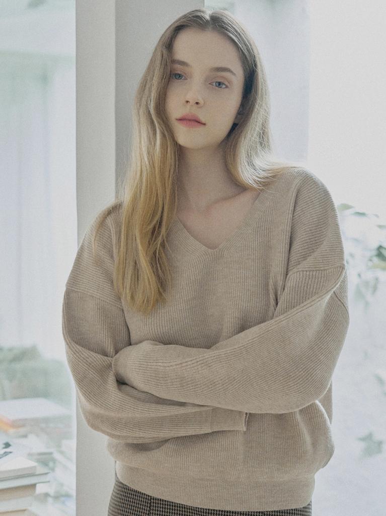 AVANT-G V-Neck Oversized Knit Pullover - Beige