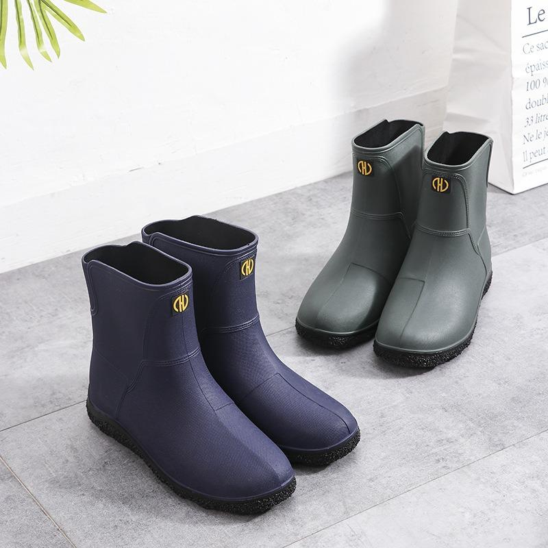 Fashion men's rain shoes medium tube rain boots non-slip water shoes short tube fleece rubber shoes kitchen car wash fishing work shoes