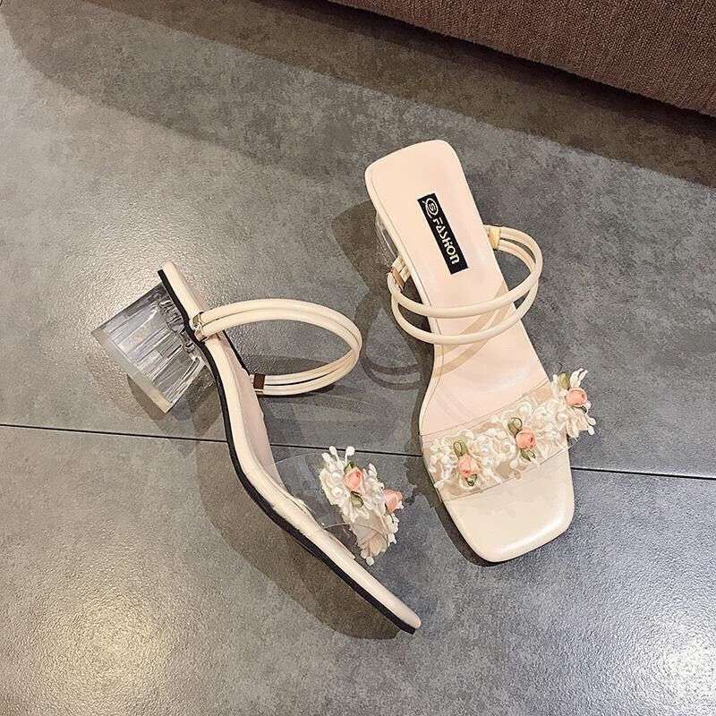 Summer sandals girl 2025 new fairy wind wear fashion flower high heel word two wear thick heel cool slippers