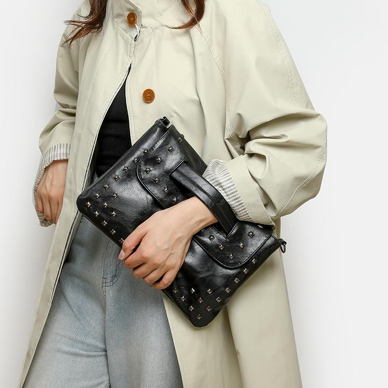 Rivet Envelope Bag Women's Shoulder Crossbody Bag Large Capacity Mobile Phone Coin Purse