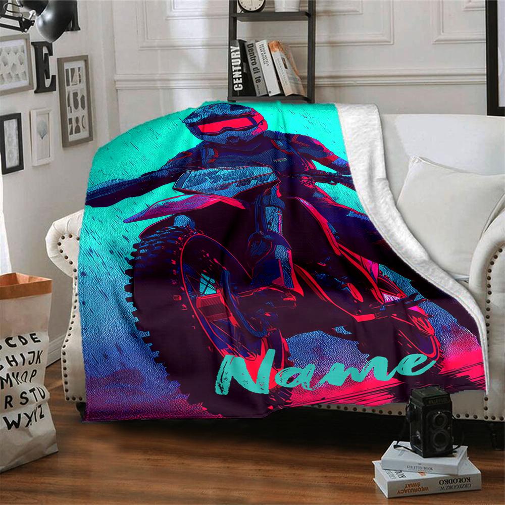 Coperta stampata a tema moto da fuoristrada con nome personalizzato - Perfetta per divano, letto, viaggi e uso all'aperto | Lavabile in lavatrice, accogliente e resistente.
