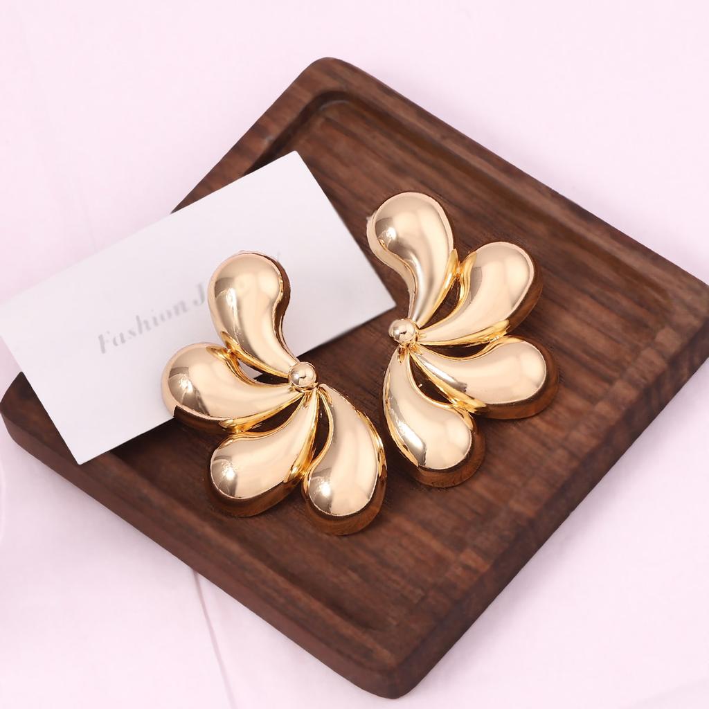 Light Luxury Glossy Tandem Water Drop Petal Personalized Stud Earrings Exaggerated Cold Wind Left and Right High-end Feeling