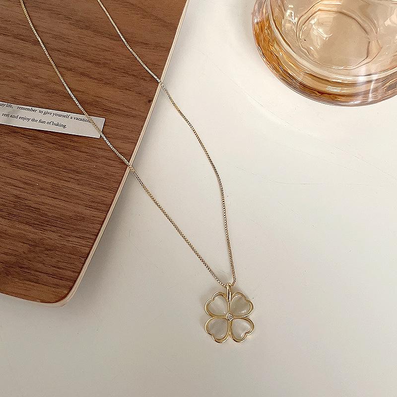 Korean Style Cat's Eye Stone Clover Heart Necklace - Minimalist Gold Clavicle Chain for Women