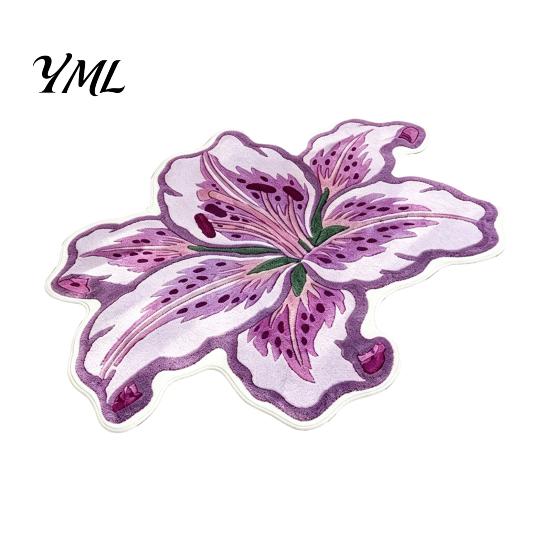 Absorbent Floor Mat for Entrance Lily Shape Mat, Velvet Rug Bathroom And Entrance, Non-slip Decorative Soft Accessory Flower Bedroom Dressing