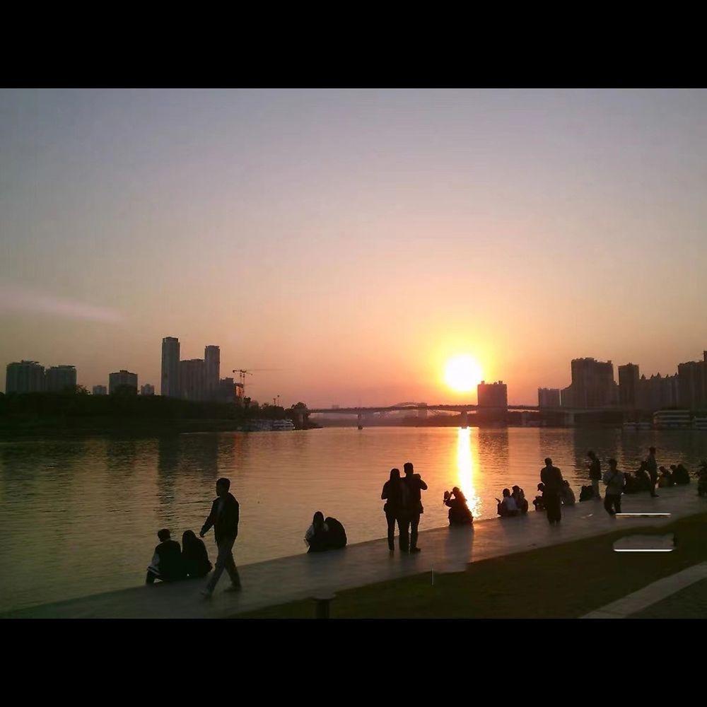 TikTok-Style Retro Digital Camera: Vintage Toy-Like High-Definition Portable Camera for Photography