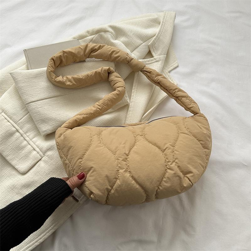 Tide Bag Women's New Niche Design Shoulder Messenger Bag Down Bag Large Capacity Embroidery Thread Dumpling Bag