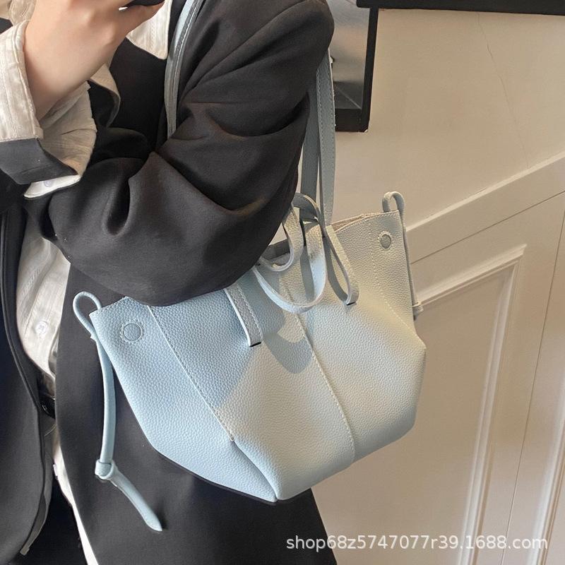 Bag women's 2025 fashion new trend large-capacity portable shoulder tote bag retro feeling underarm bag wing bag