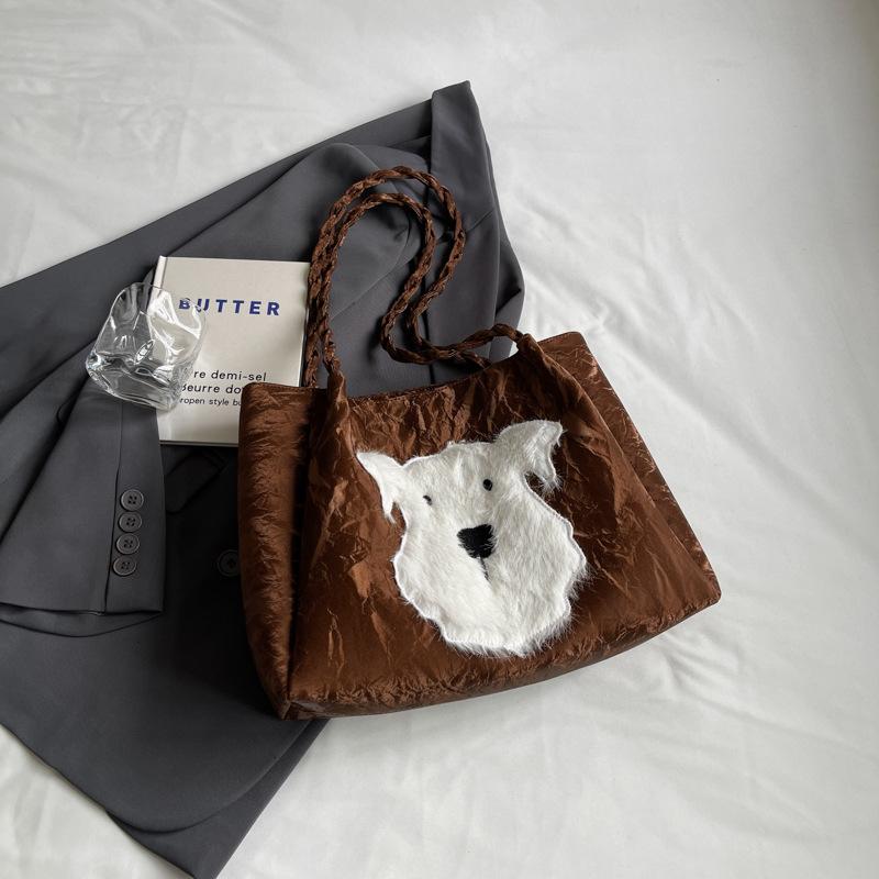 

2024 new casual commuting large-capacity women s shoulder bag fashionable and simple personalized shoulder underarm tote bag темно-коричневого кольору