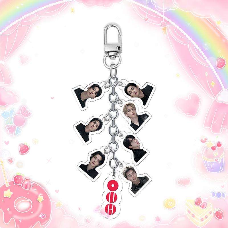BTS Llavero Cadena de Fotos Arirang Tour, Colgante Mini Retrato de Miembro Acrílico con Etiqueta de Logo, Colgante de Bolsa Coleccionable para Fans Kpop ARMY