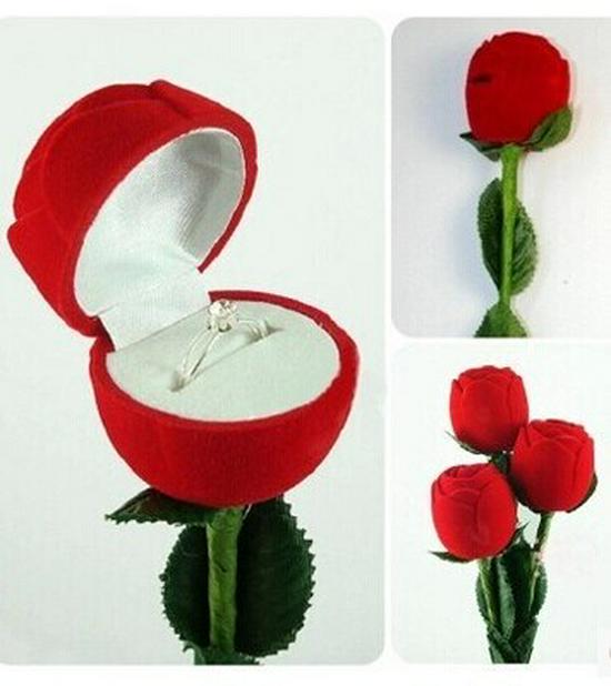 

Подарочная коробка для кольца в форме цветка