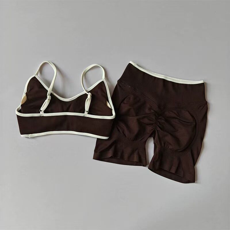 European and American Style Hot Girl Fitness Set with Peach-Shaped Butt Design, Yoga Set for Women with Chest Pads, Sports Bra, High-Waisted Shorts