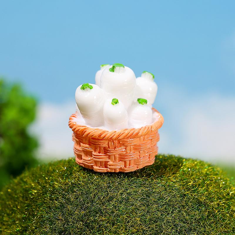 Очаровательный микро-ландшафт с кроликом: Милый садовый аксессуар из смолы с кроликом и редисом