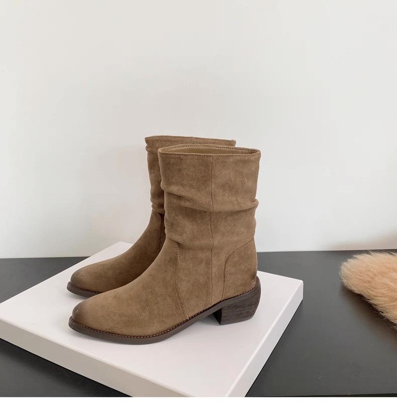 Yueyu retro pleated piled boots women's 2025 new autumn heightening small pointed short boots western cowboy boots