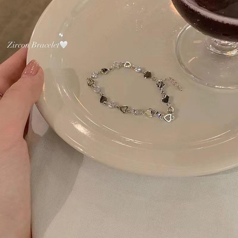 

Trendy Heart Crystal Bracelet For Women Shiny Cubic Zirconia Bracelet Jewelry Gift серебряный