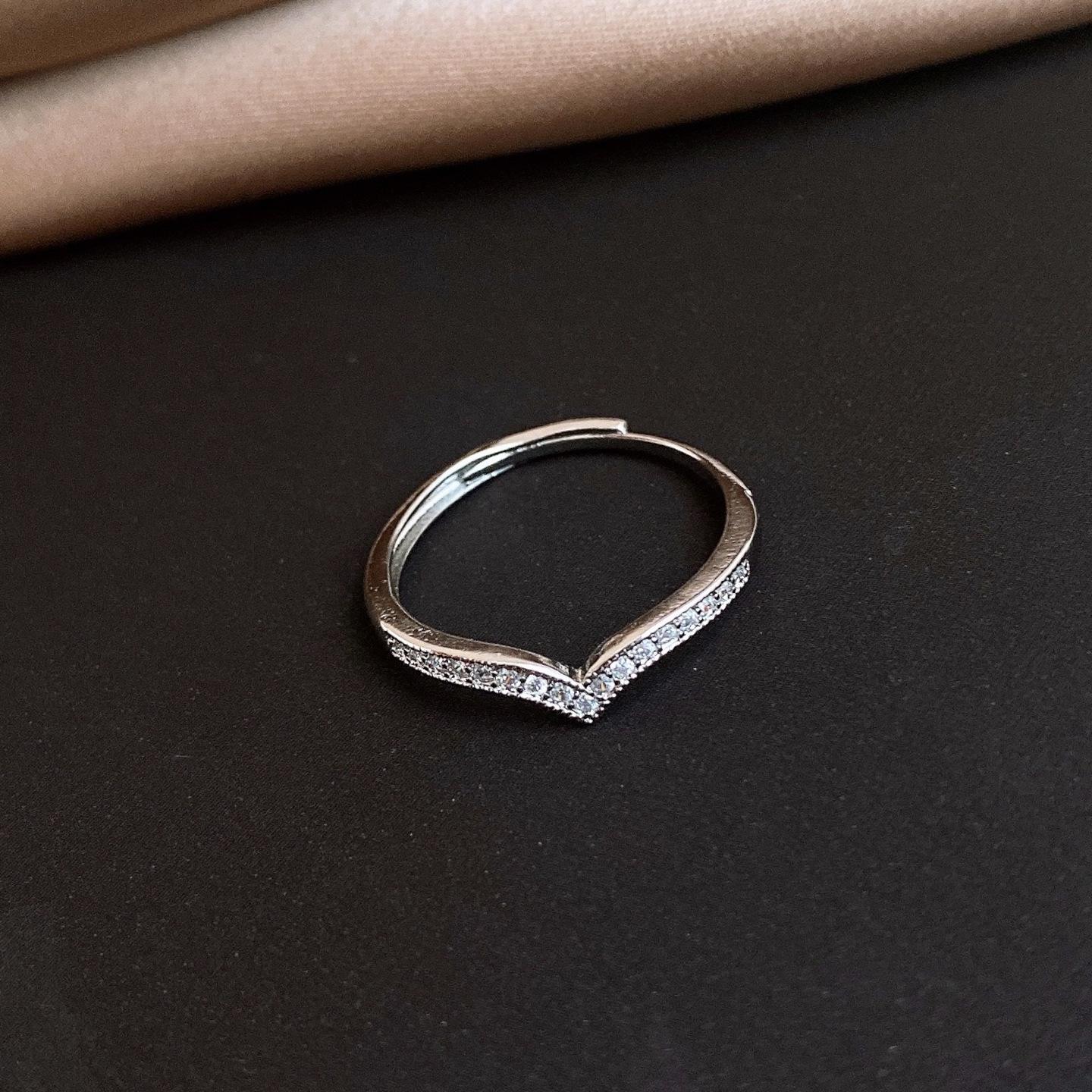 Super flash zircon round crown adjustable ring light luxury ring simple and versatile jewelry