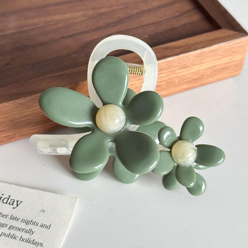 Exquisite Handmade Flower Hair Claw Clip Perfect For Fashionable Summer Styles